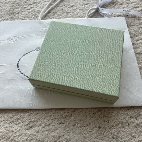 Prada Shopping Bag and Exclusive Chocolate Box - Picture 14 of 15